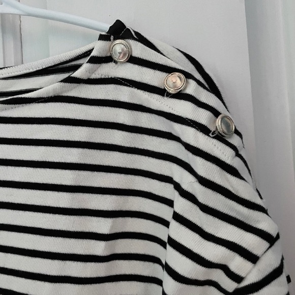 Women’s Top - Picture 3 of 3